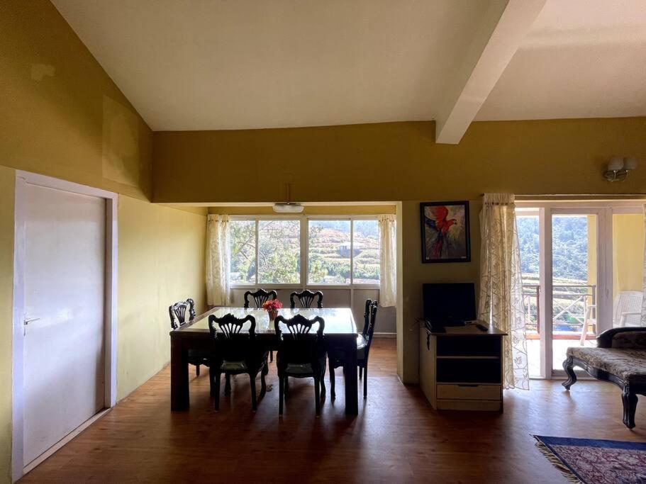 Rustic 3-br W/ Front & Back Yards In The Mountains Ooty