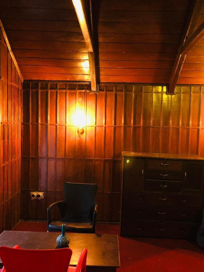Bob's Woodside Bungalow