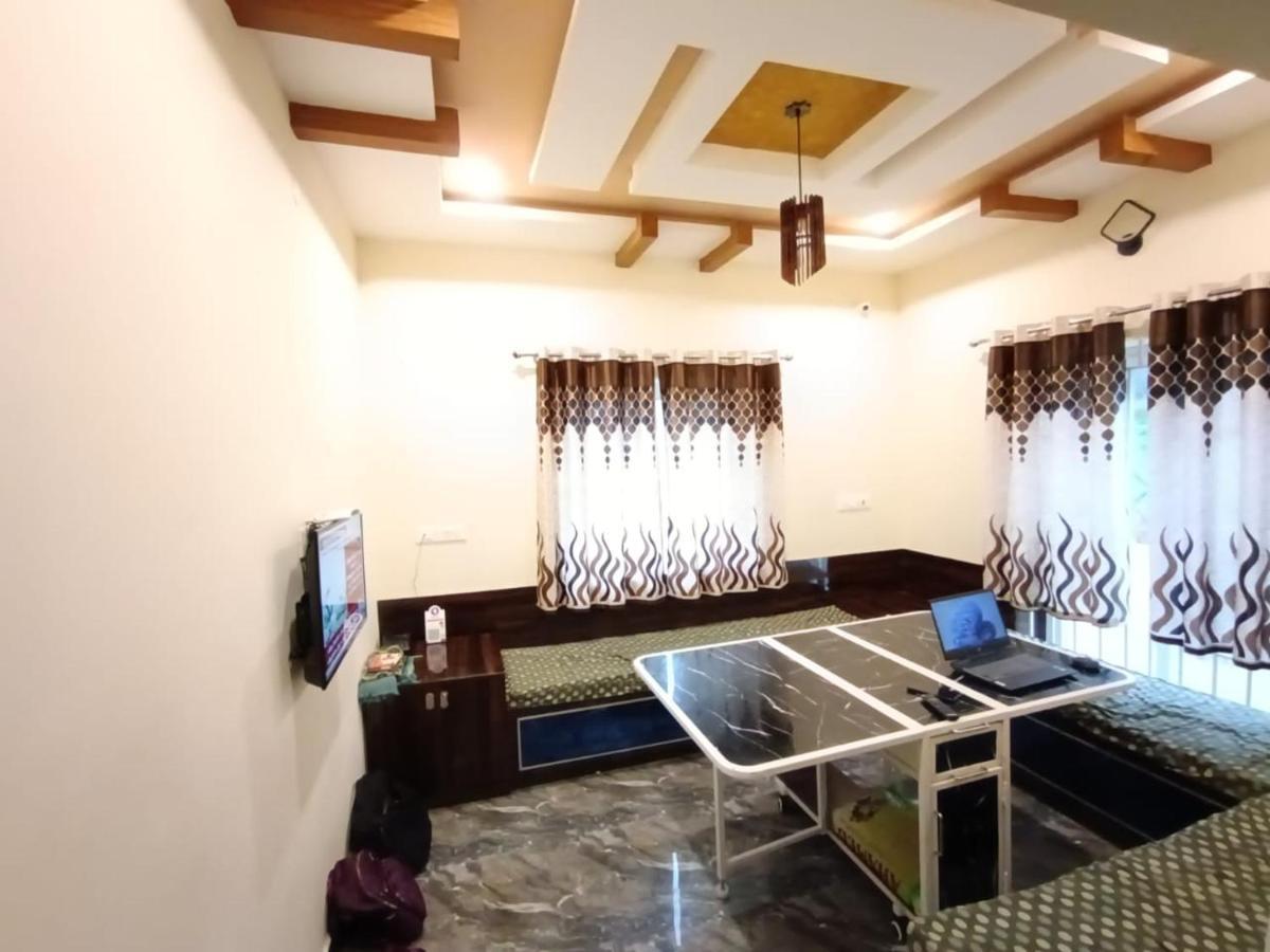 Bed & Breakfast Rose Garden Enclave For Families & Executives Ooty