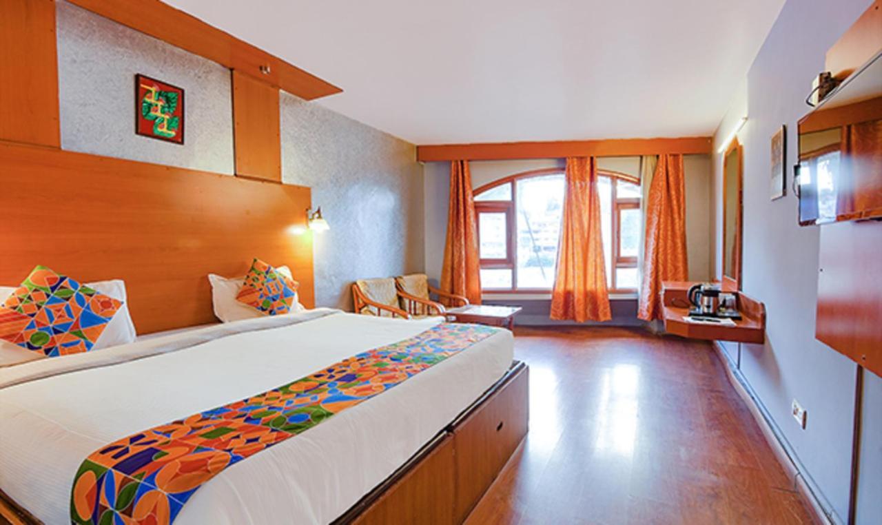 Fabhotel Khems Shoram Palace Road 3*