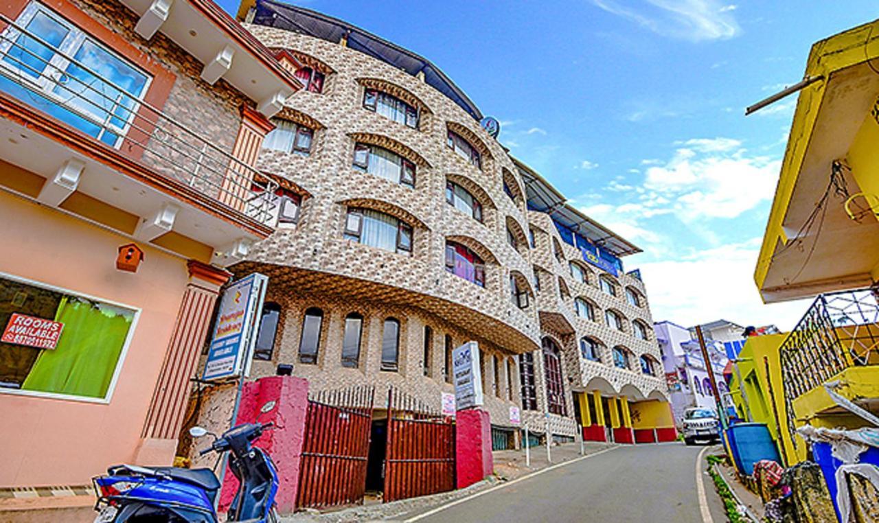 Hotel Fabhotel Khems Shoram Palace Road 3*
