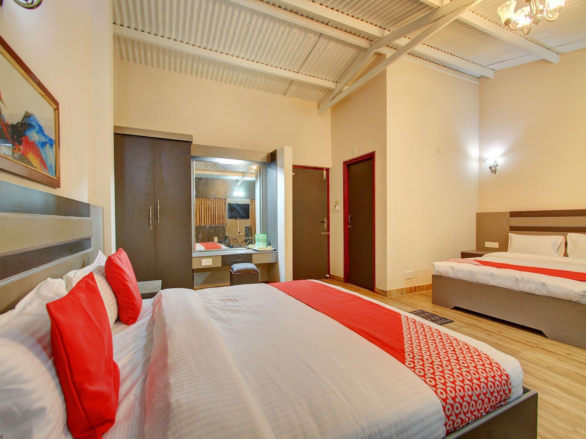 Capital O 13231 Sapphire Garden View Hotel 3*