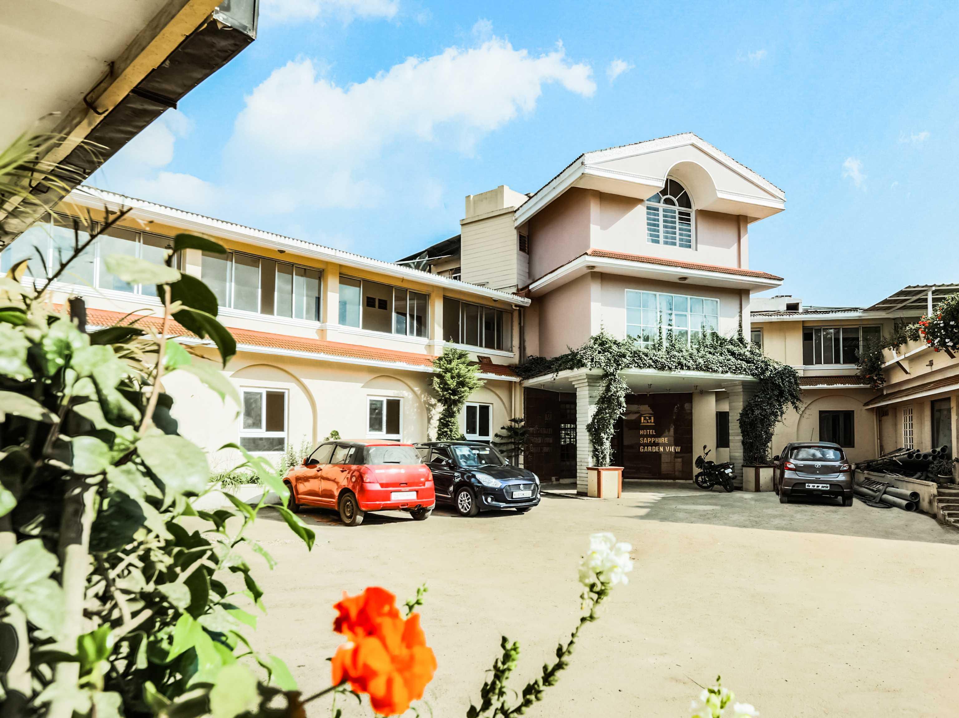 Capital O 13231 Sapphire Garden View 3* Ooty