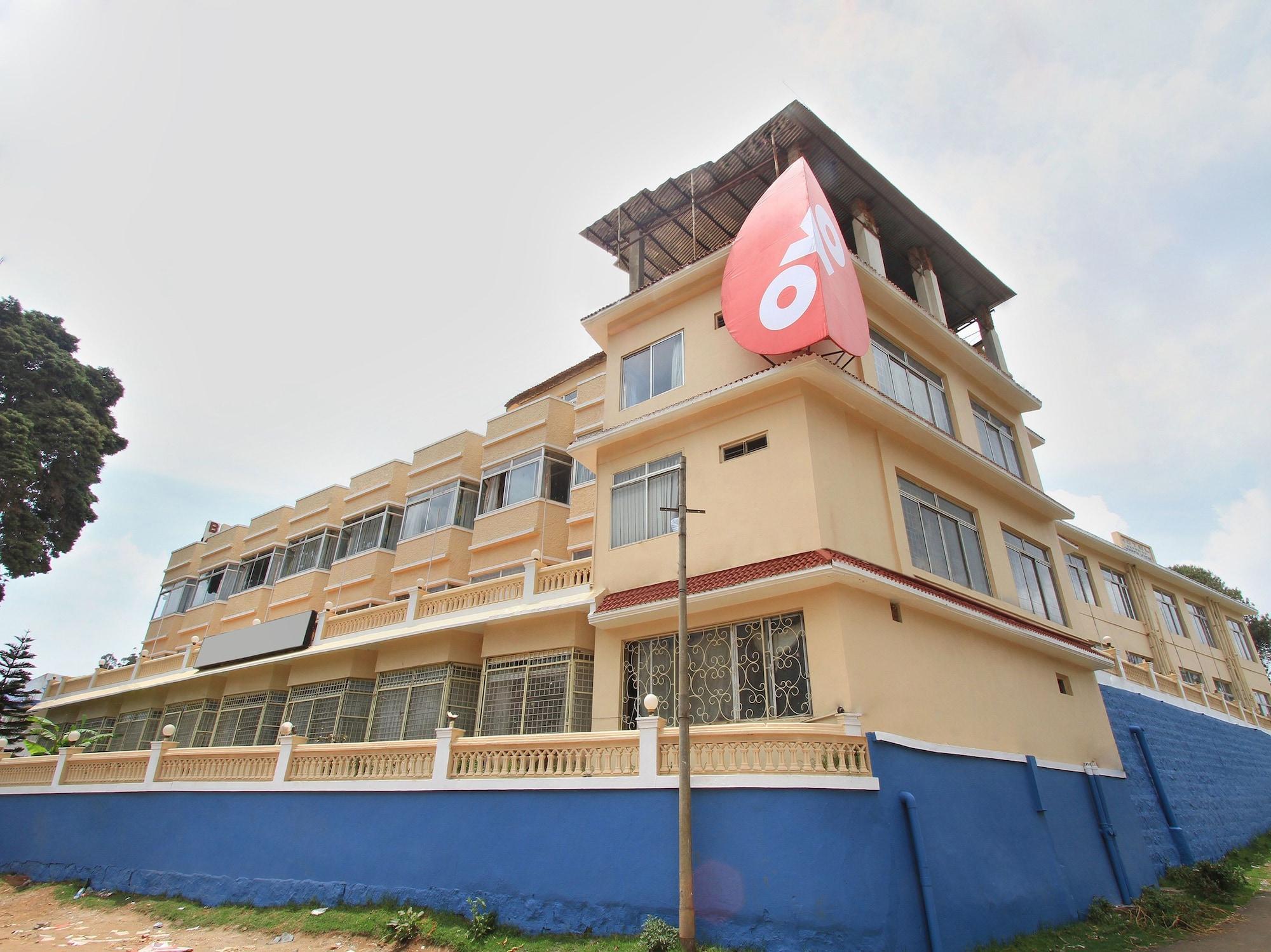Capital O 13231 Sapphire Garden View Hotel