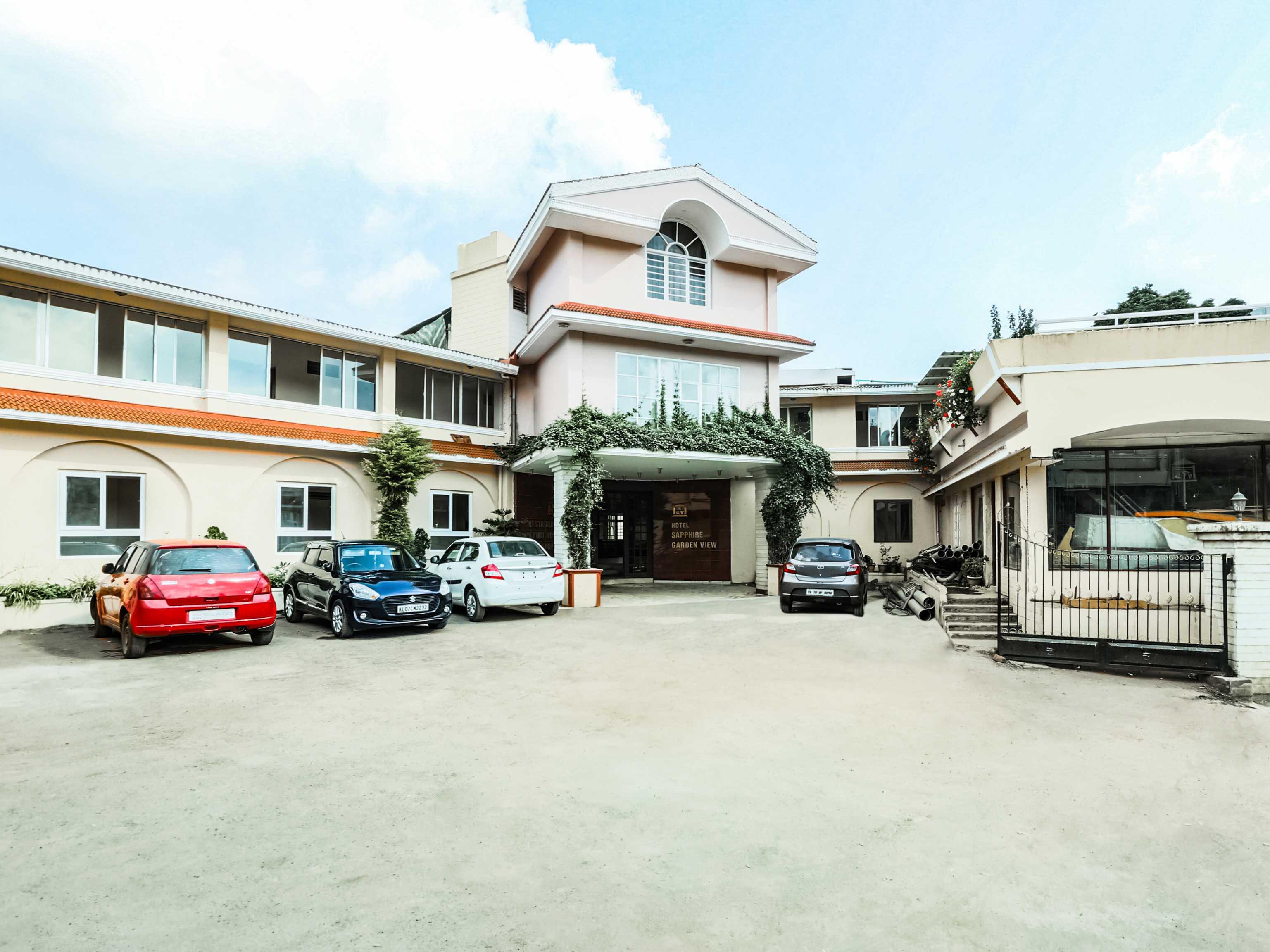 Capital O 13231 Sapphire Garden View Hotel