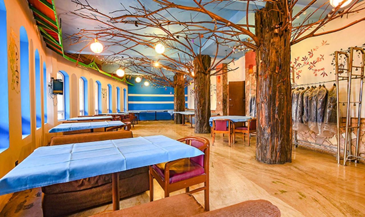 Hotel Fabhotel Khems Shoram Palace Road 3*