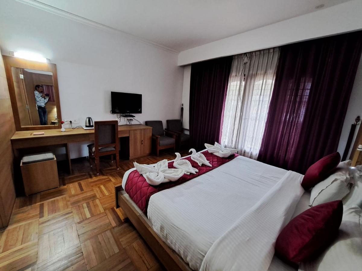 Preethi Classic Towers Hotel *