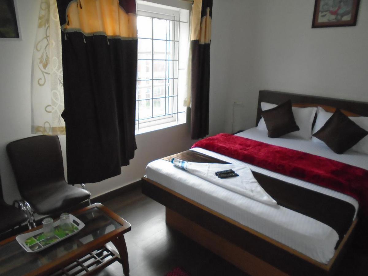 Cliff Residency Near Botanical Garden Lodge Ooty