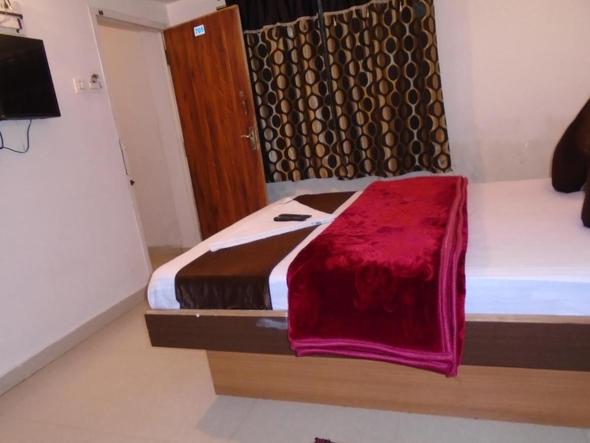 Cliff Residency Near Botanical Garden *