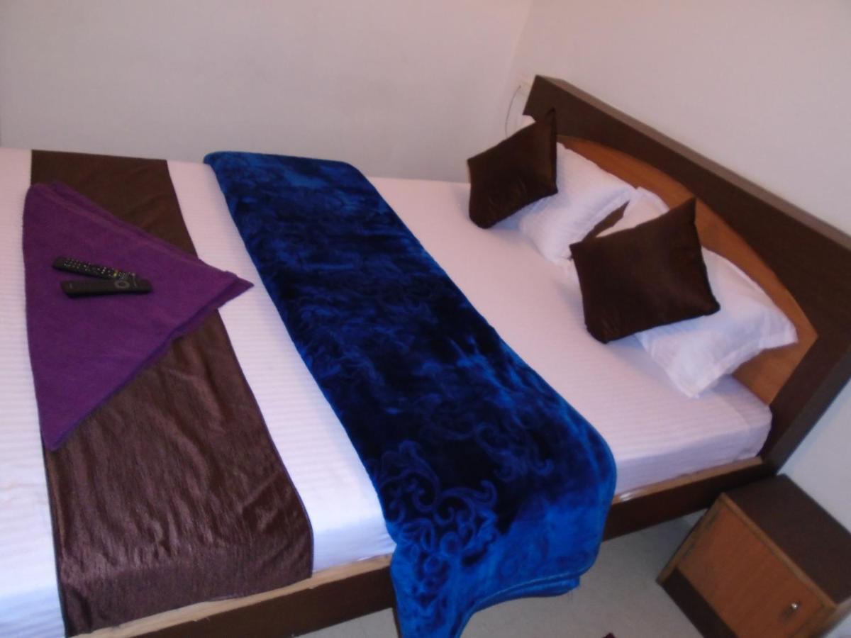 Lodge Cliff Residency Near Botanical Garden