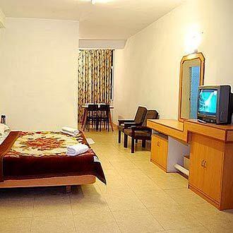 Vinayaga By Poppys, Hotel