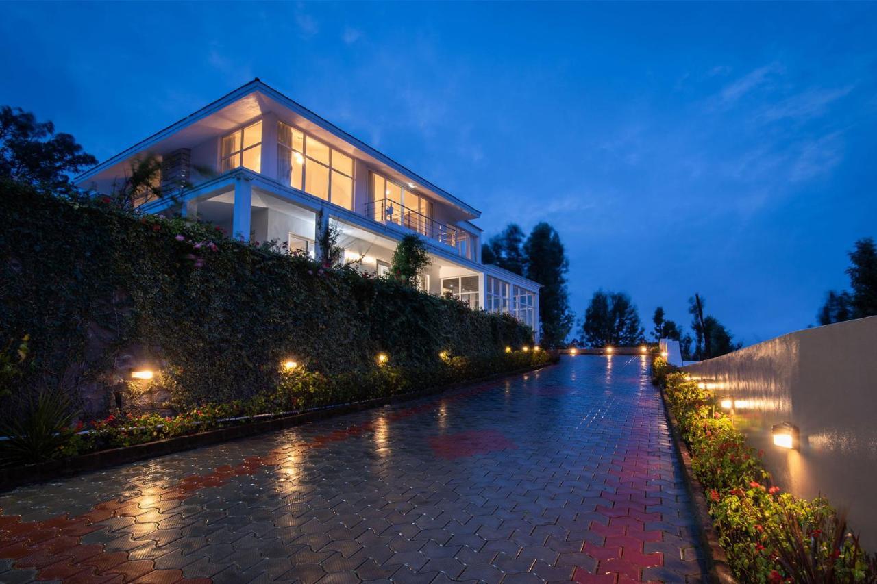 Stayvista At The Lilly With Breakfast Villa *