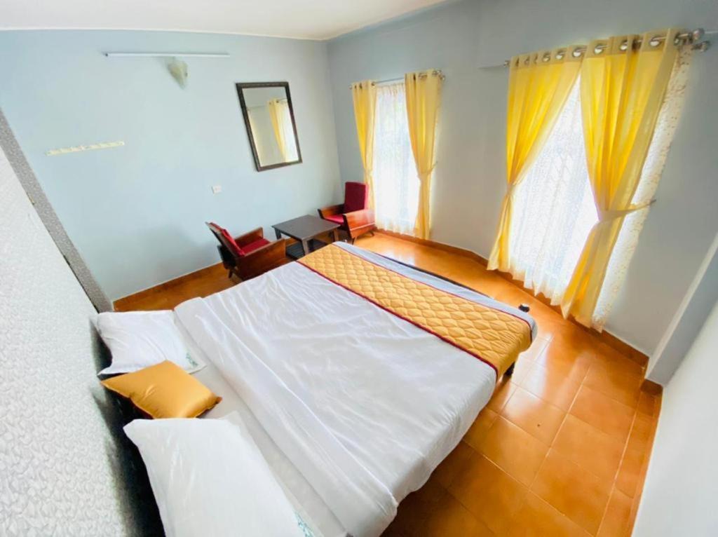 Bob's White House Hotel Ooty