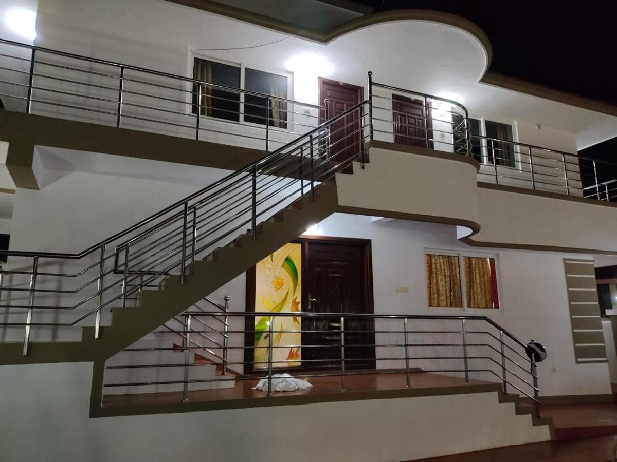 Saibala Resldency - Near Boat House *