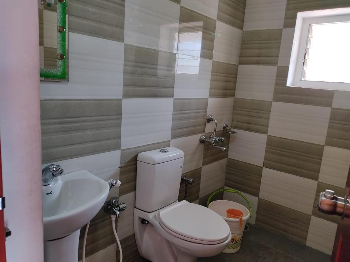 Saibala Resldency - Near Boat House Homestay Ooty