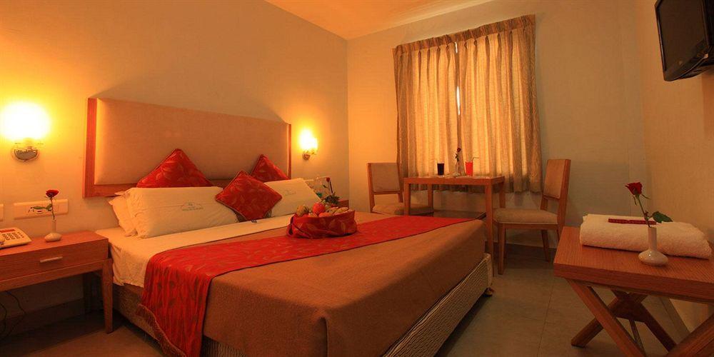 Oyo 10950 Hills Palace 2*