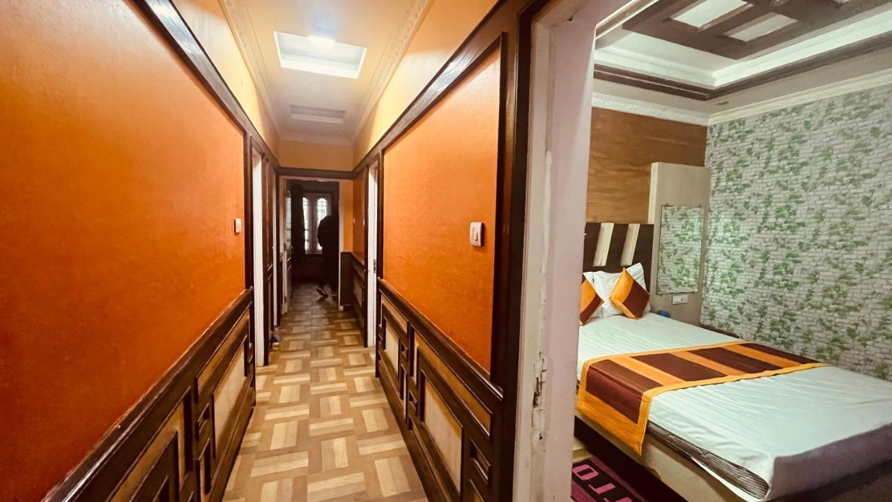 Hotel Hidden Doors *