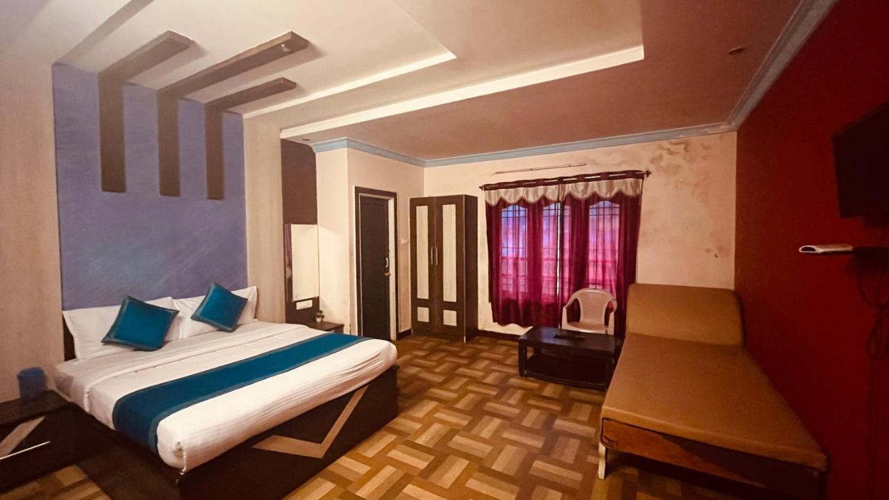 Hotel Hidden Doors