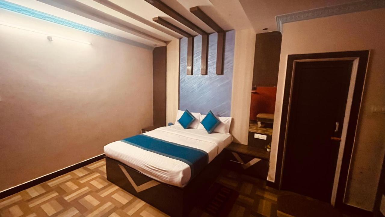 Hidden Doors Hotel *