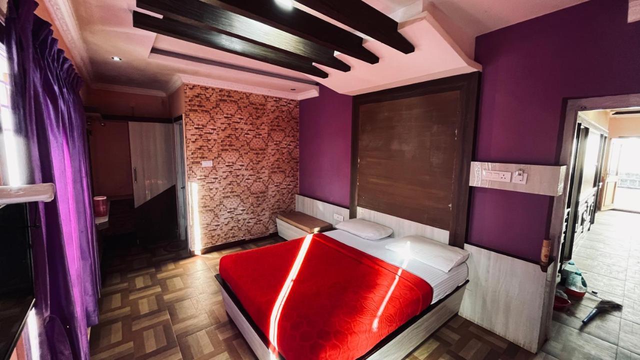Hotel Hidden Doors