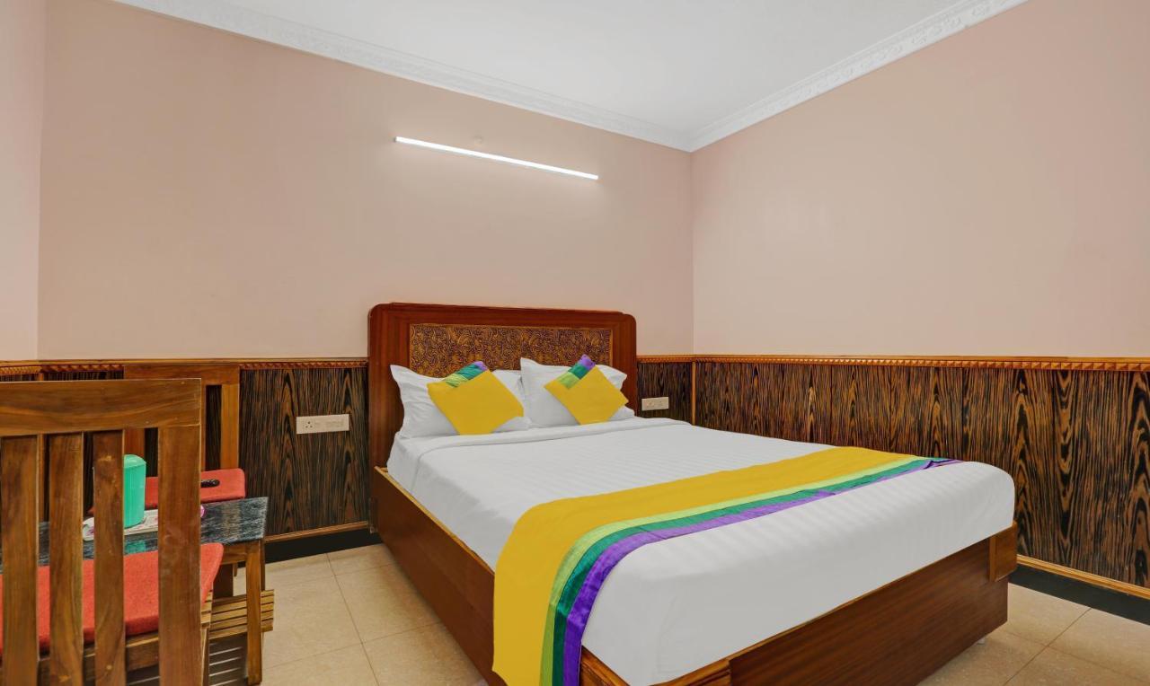 Itsy Rain Forest Hotel
