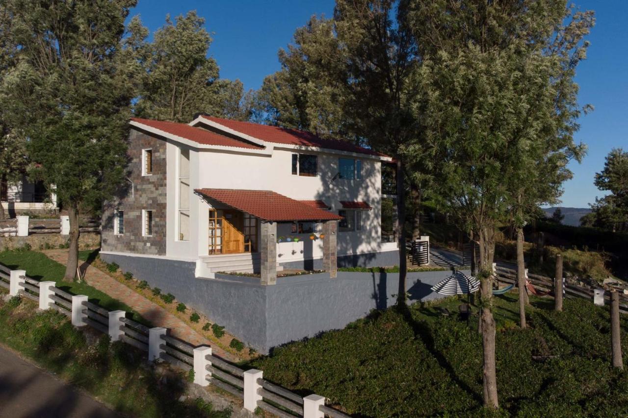 Stayvista At Misty Oaks With Breakfast Ooty
