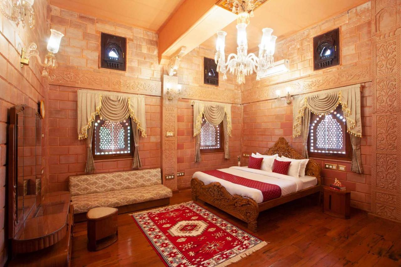 Stayvista At Pink Palace Rajasthani Decor Ooty