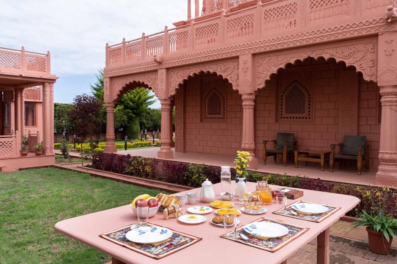 Stayvista At Pink Palace Rajasthani Decor * Ooty