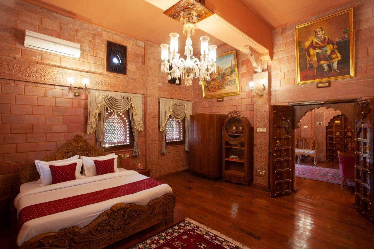 Stayvista At Pink Palace Rajasthani Decor Ooty