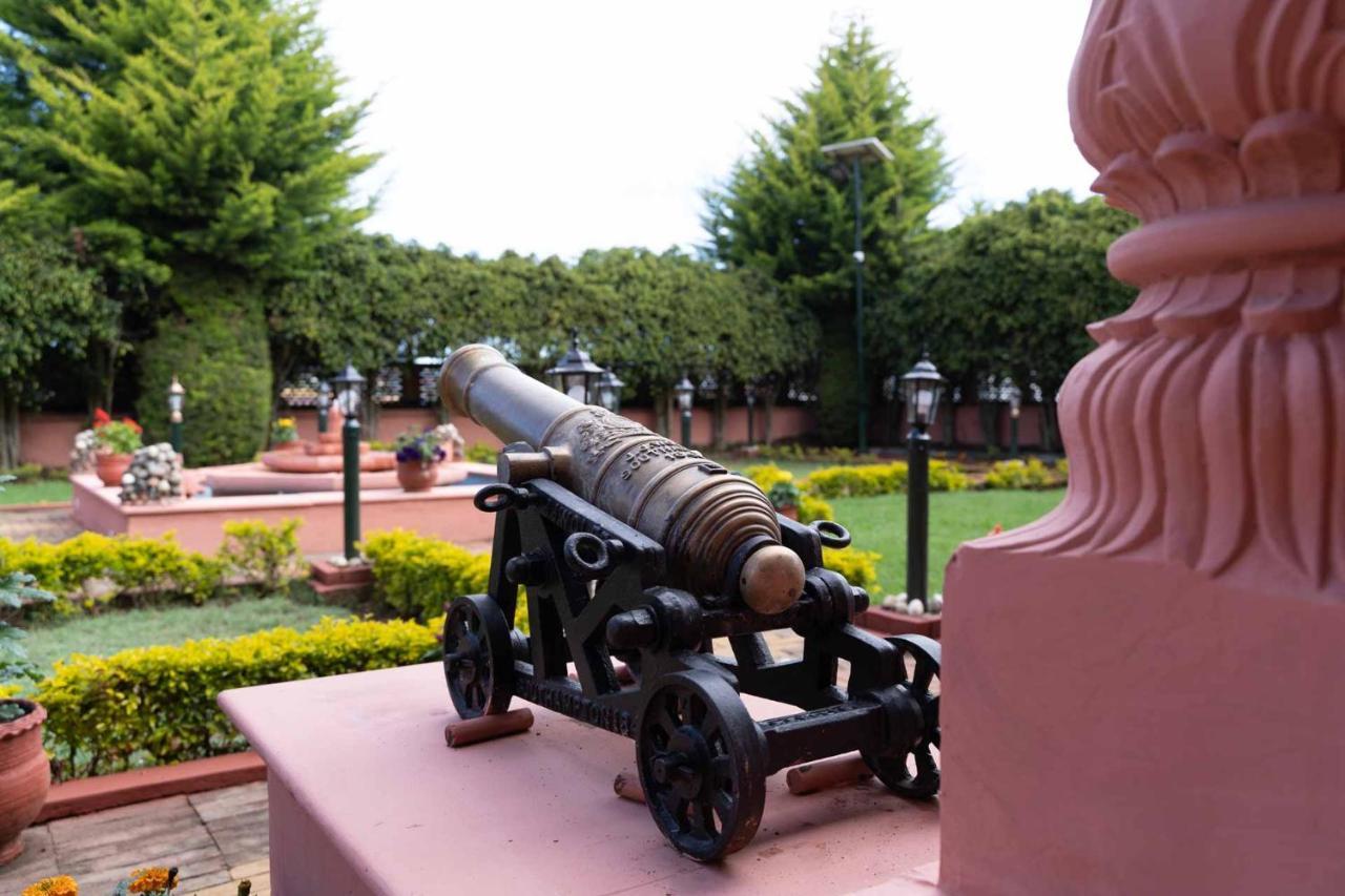 Stayvista At Pink Palace Rajasthani Decor Villa Ooty