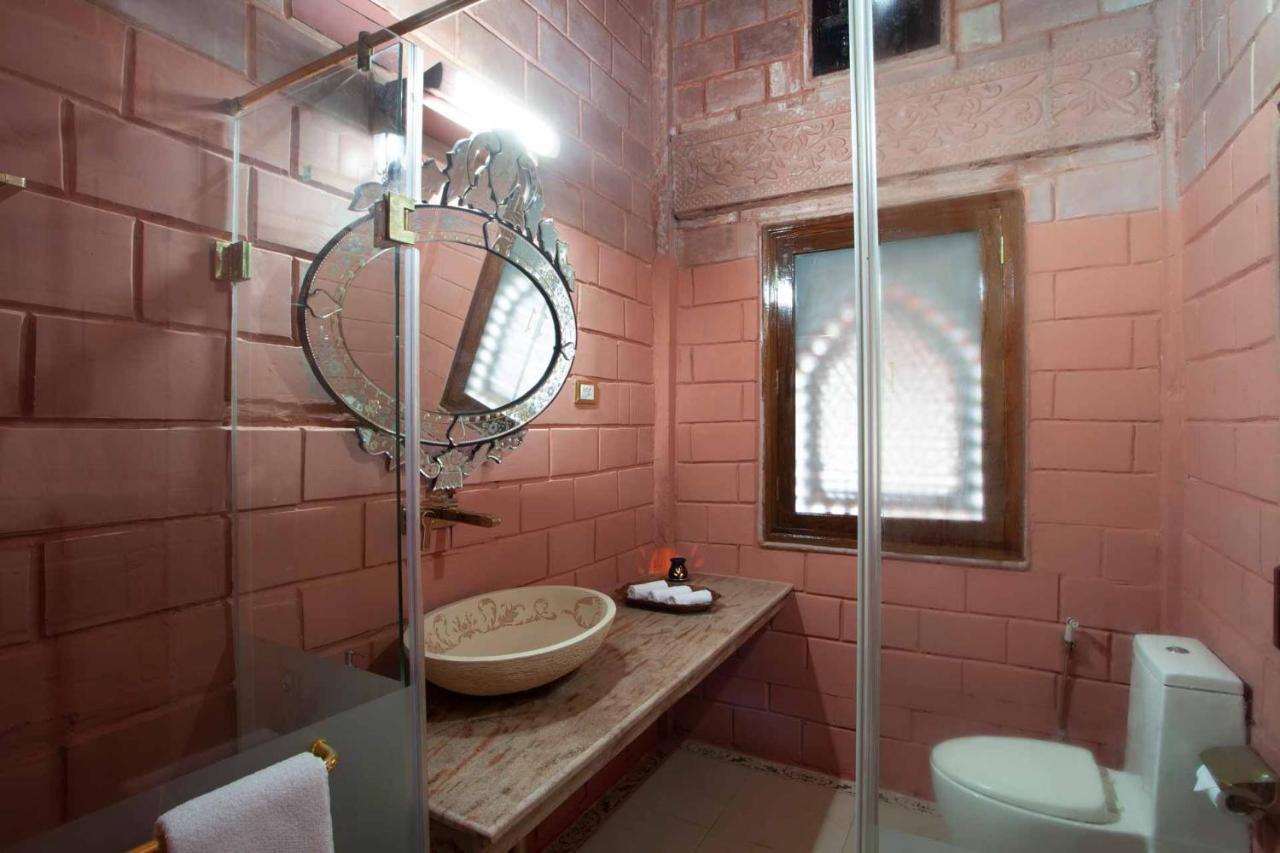Stayvista At Pink Palace Rajasthani Decor Villa *