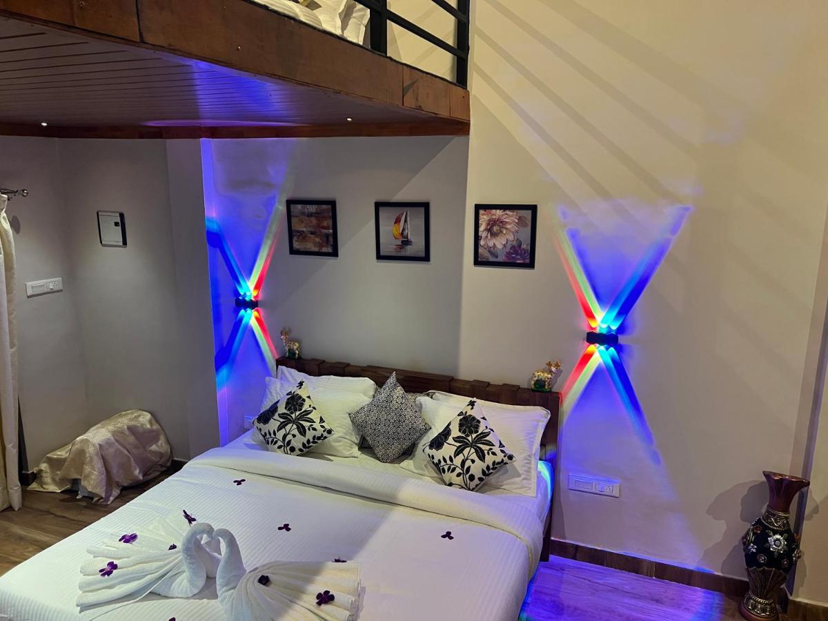 The Frame Resort *