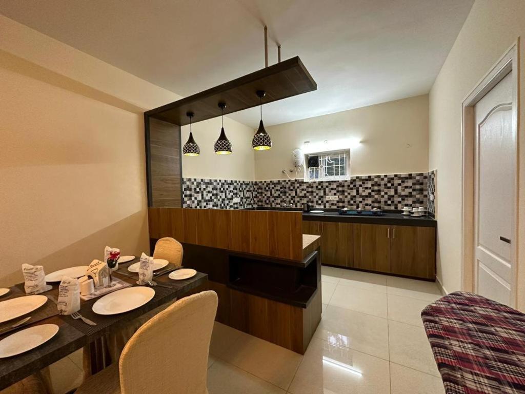 Ponmari Hotel *