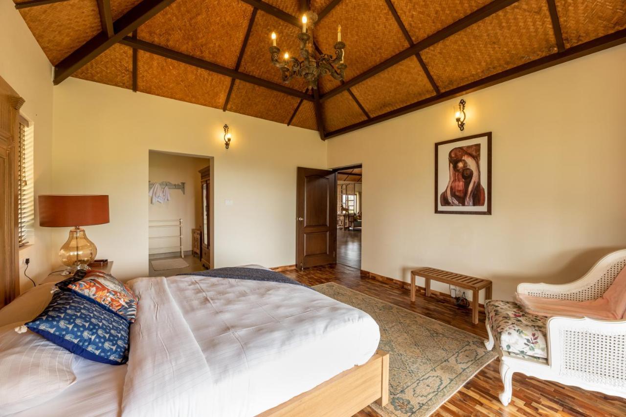 Vente Colline, Luxurious In Coonoor By Roamhome