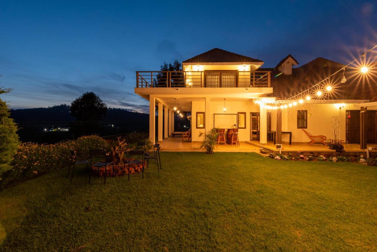 Vente Colline, Luxurious In Coonoor By Roamhome