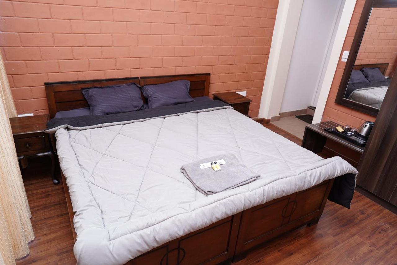 Tea Leaf By Brown Tree Bed & Breakfast *