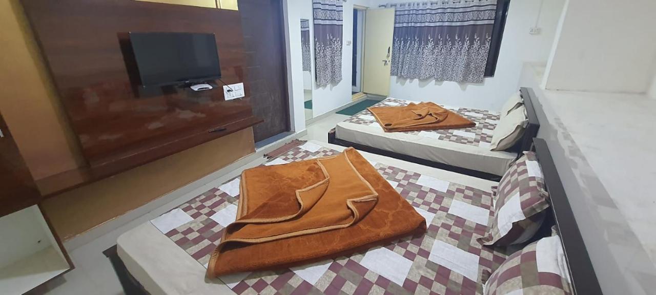 Prakash Residency Hotel *