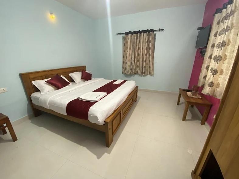 J J Homes * Ooty