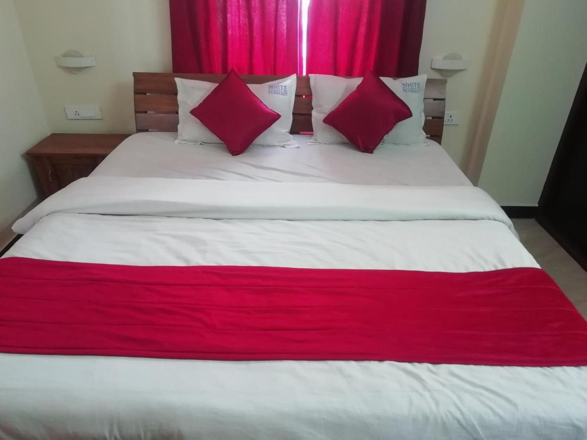 Hotel Queenhill Residency *