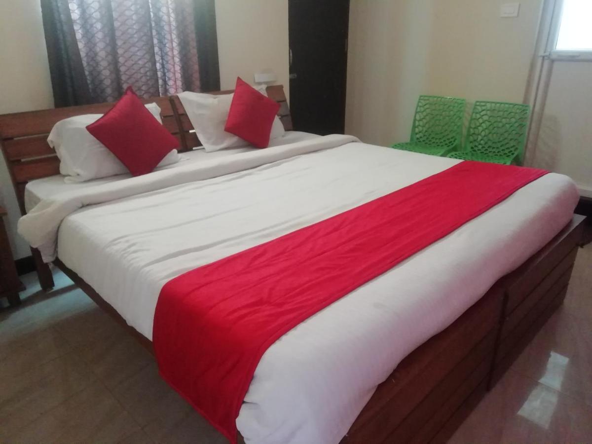 Hotel Queenhill Residency *