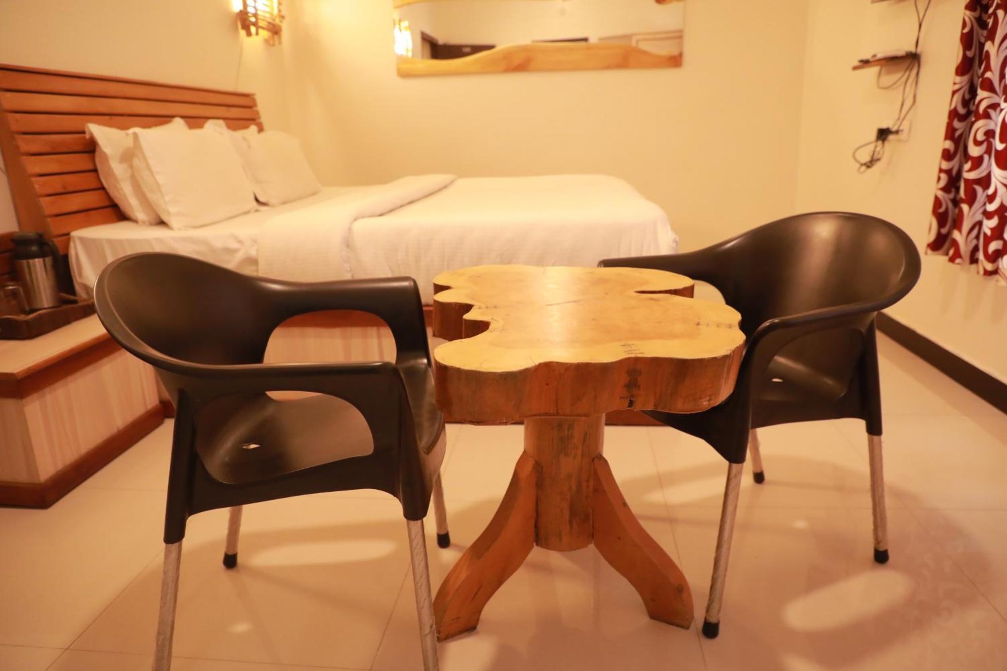 The Woodlands Residency- Unmarried And Stag Groups Not Allowed Hotel