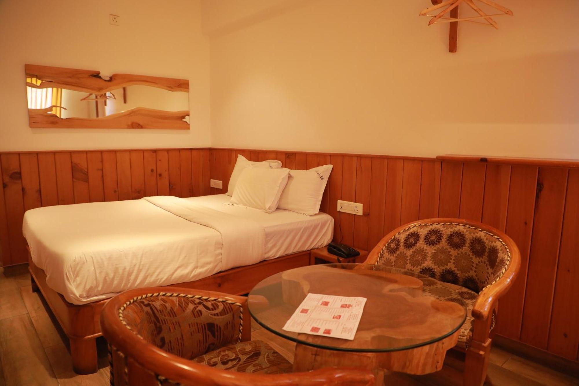 Hotel The Woodlands Residency- Unmarried And Stag Groups Not Allowed Ooty