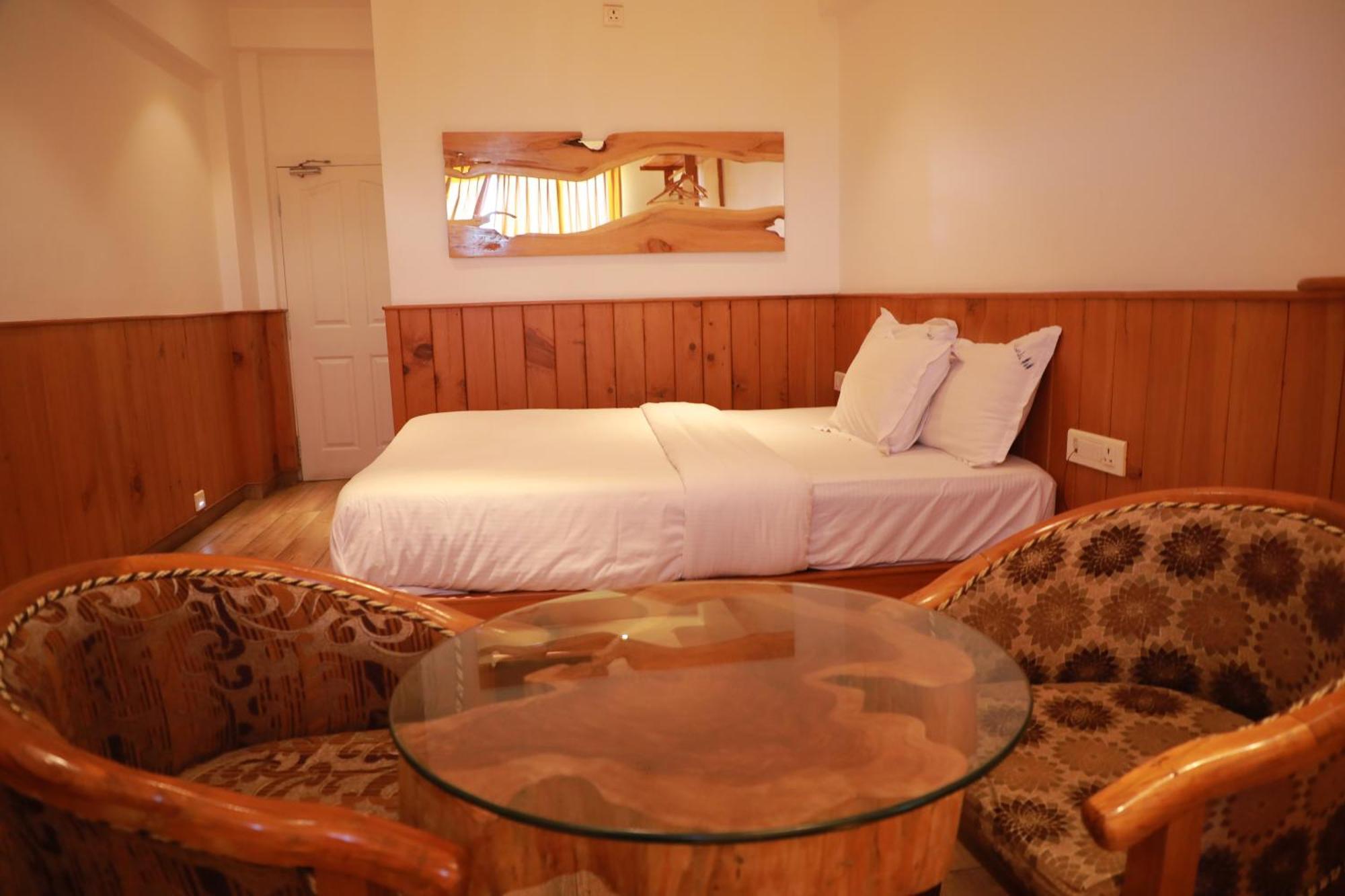 The Woodlands Residency- Unmarried And Stag Groups Not Allowed