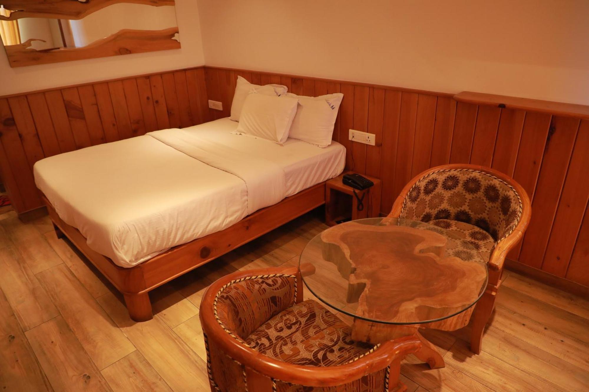The Woodlands Residency- Unmarried And Stag Groups Not Allowed Hotel