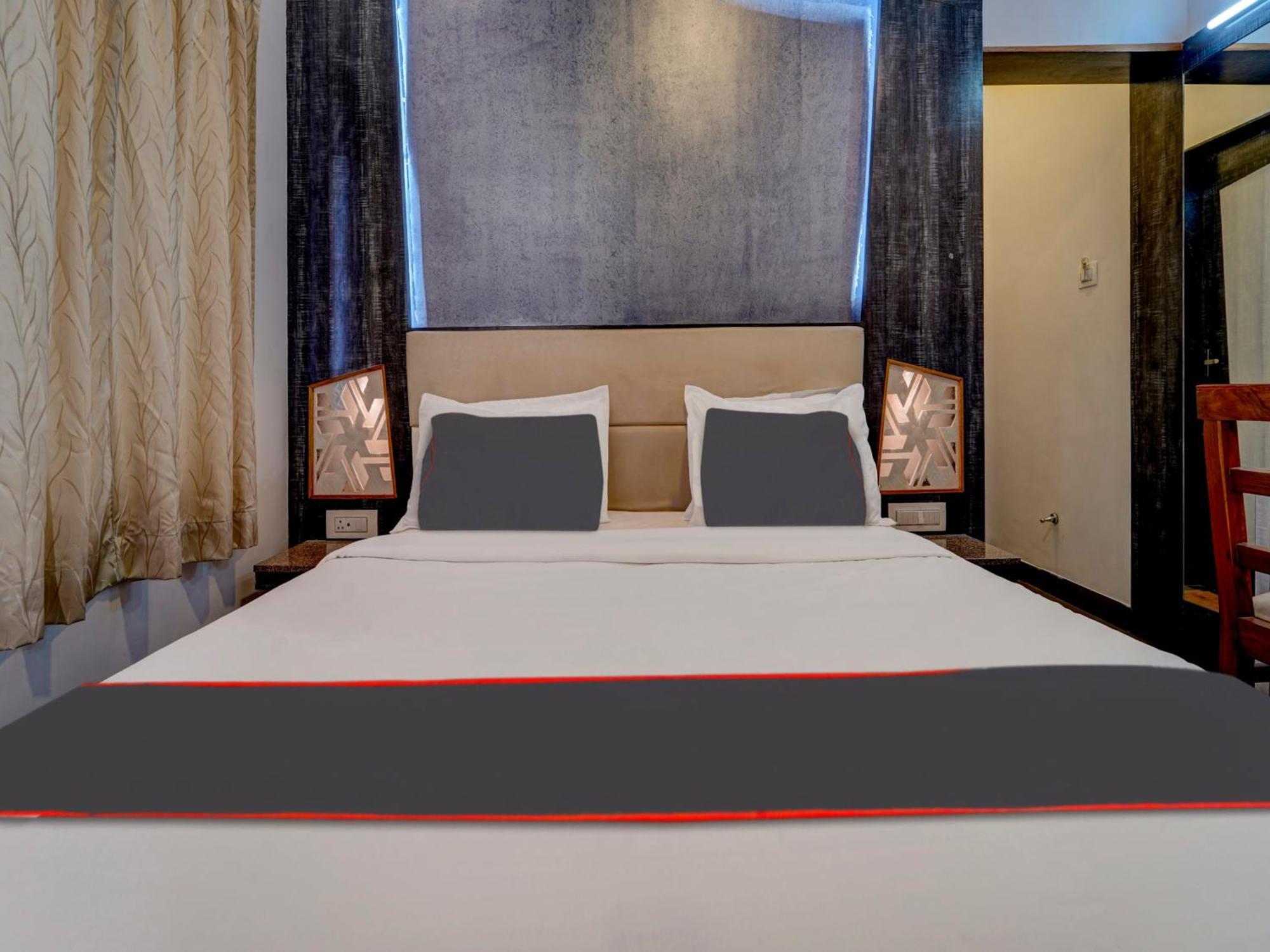 Hotel Super Collection O G Silver Srj Thaneesh Residency Ooty