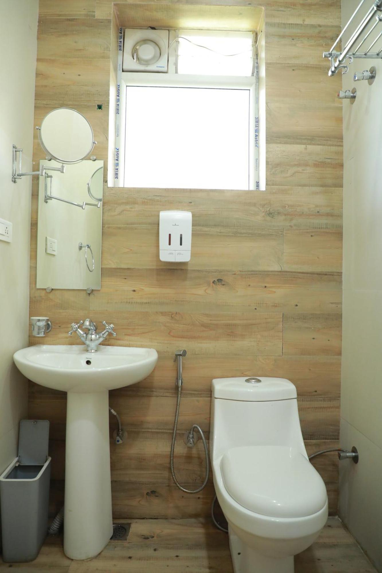 The Woodlands Residency- Unmarried And Stag Groups Not Allowed Hotel