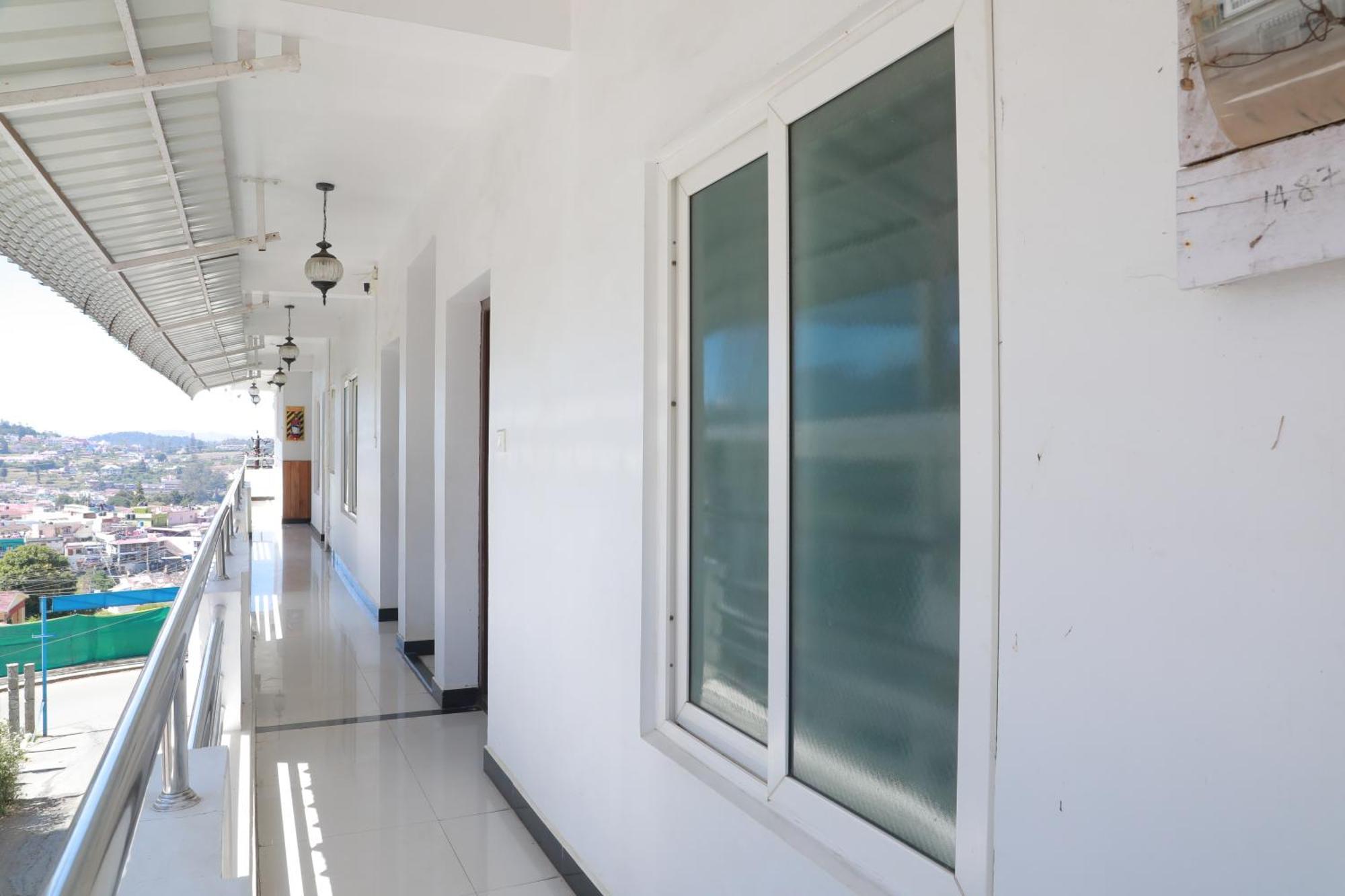 Hotel The Woodlands Residency- Unmarried And Stag Groups Not Allowed Ooty