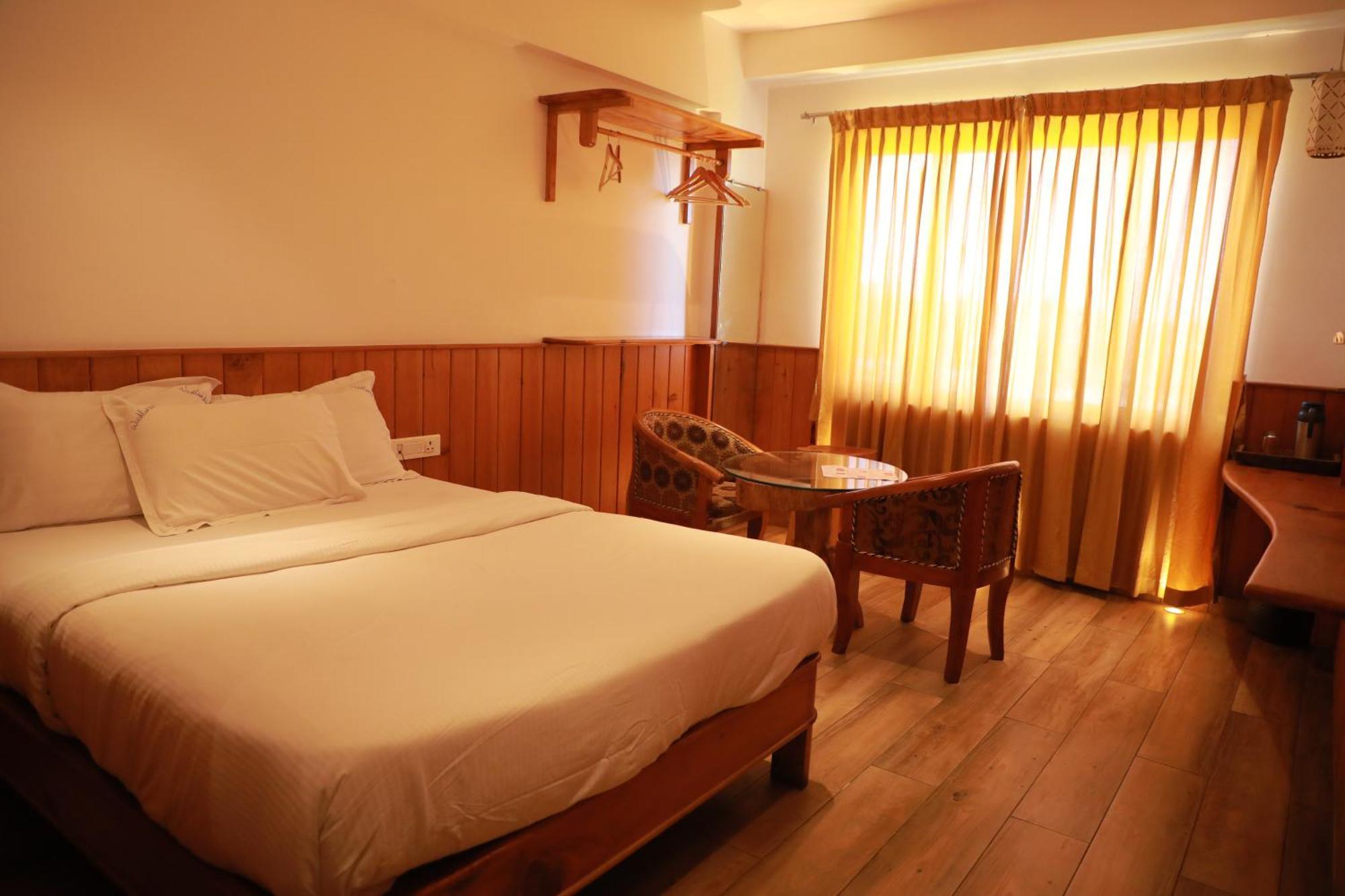 The Woodlands Residency- Unmarried And Stag Groups Not Allowed Hotel