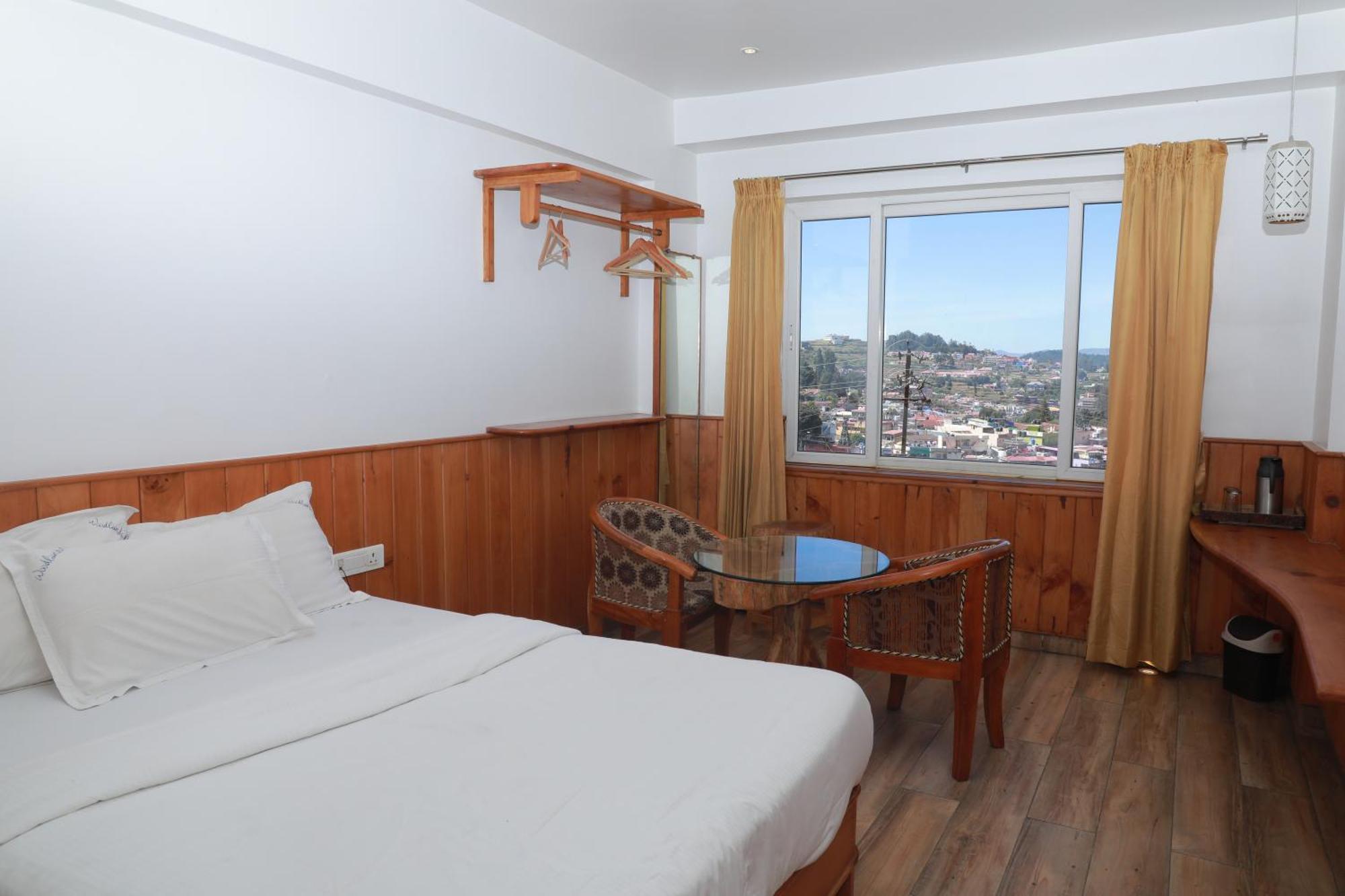 The Woodlands Residency- Unmarried And Stag Groups Not Allowed Hotel 3*