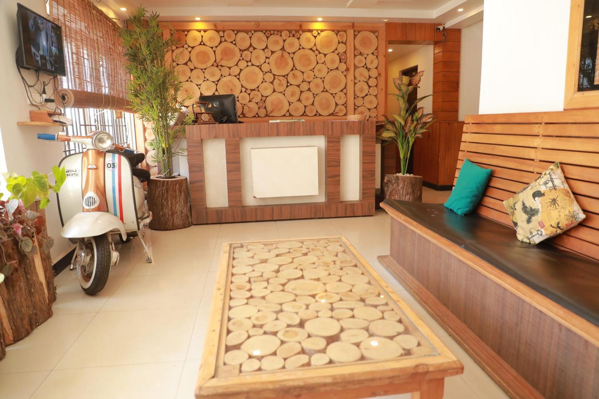 The Woodlands Residency- Unmarried And Stag Groups Not Allowed Hotel 3*